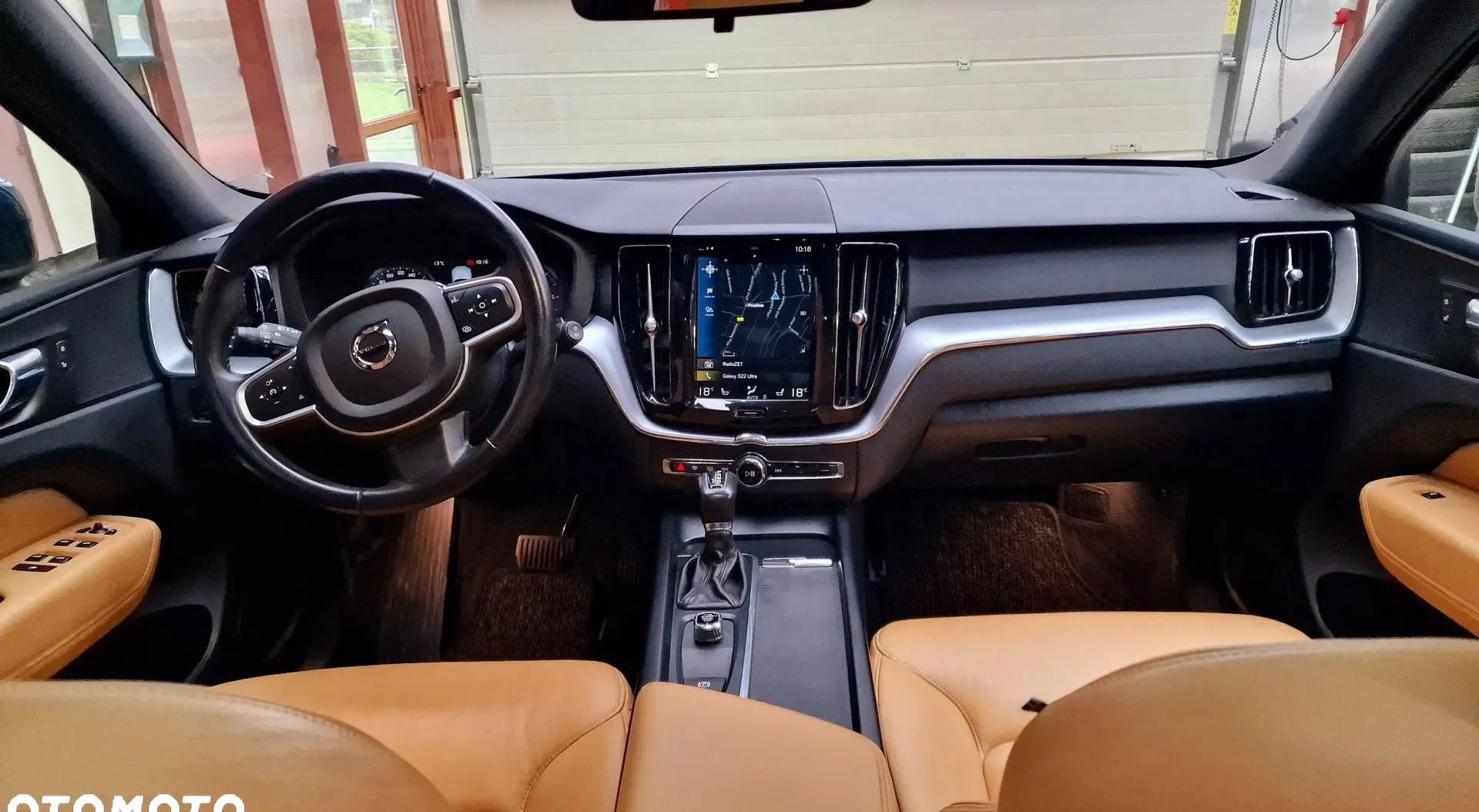 Volvo XC 60 cena 92999 przebieg: 250000, rok produkcji 2018 z Stary Sącz małe 667